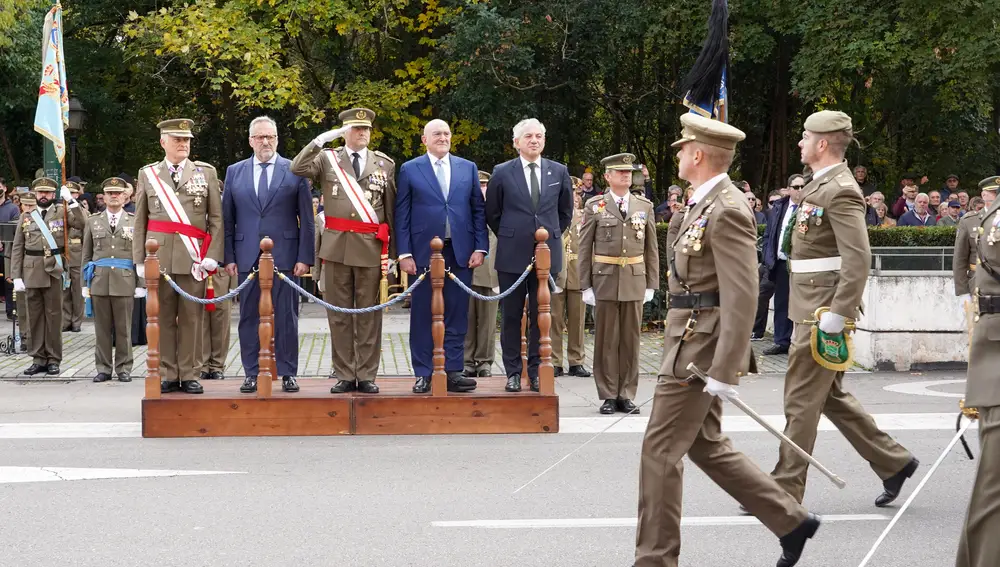 Carnero, Pollán o Sen asistieron al acto militar celebrado en Valladolid