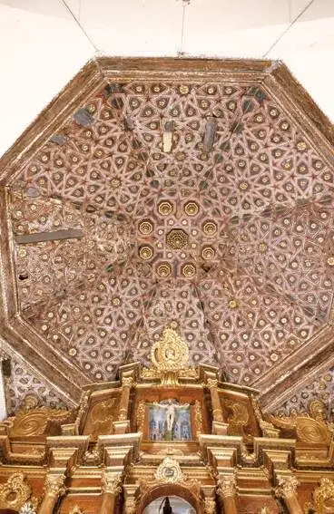 El deslumbrante artesanado mudéjar de Santa Colomba de la Vega