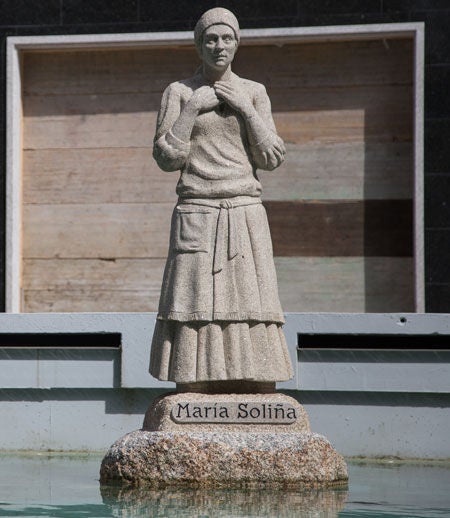 Escultura de María Soliña.