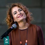 La vicepresidenta primera del Gobierno y ministra de Hacienda, Mar&iacute;a Jes&uacute;s Montero, asiste a la XIX Feria Provincial de Mujeres Empresarias en Sevilla