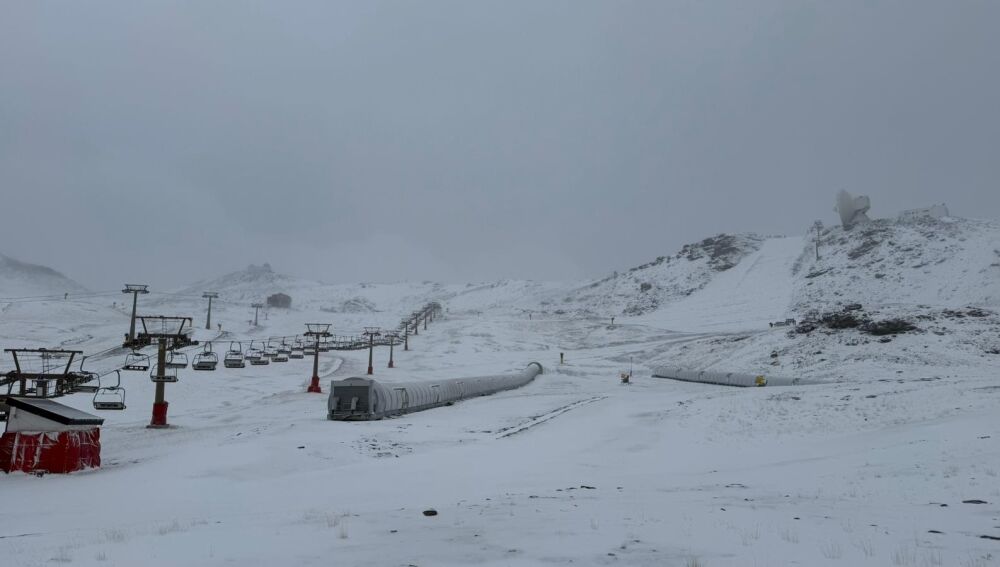Manto de nieve en Sierra Nevada con la llegada de la borrasca Claudia
