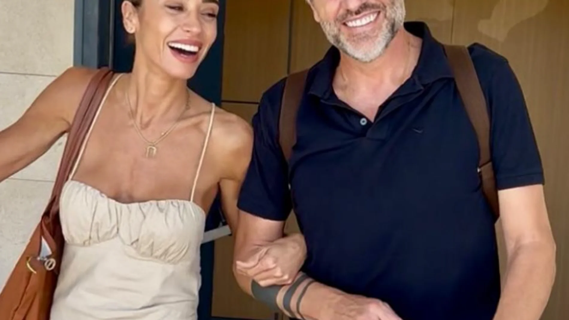 Santiago Cañizares, junto a su pareja Noemí