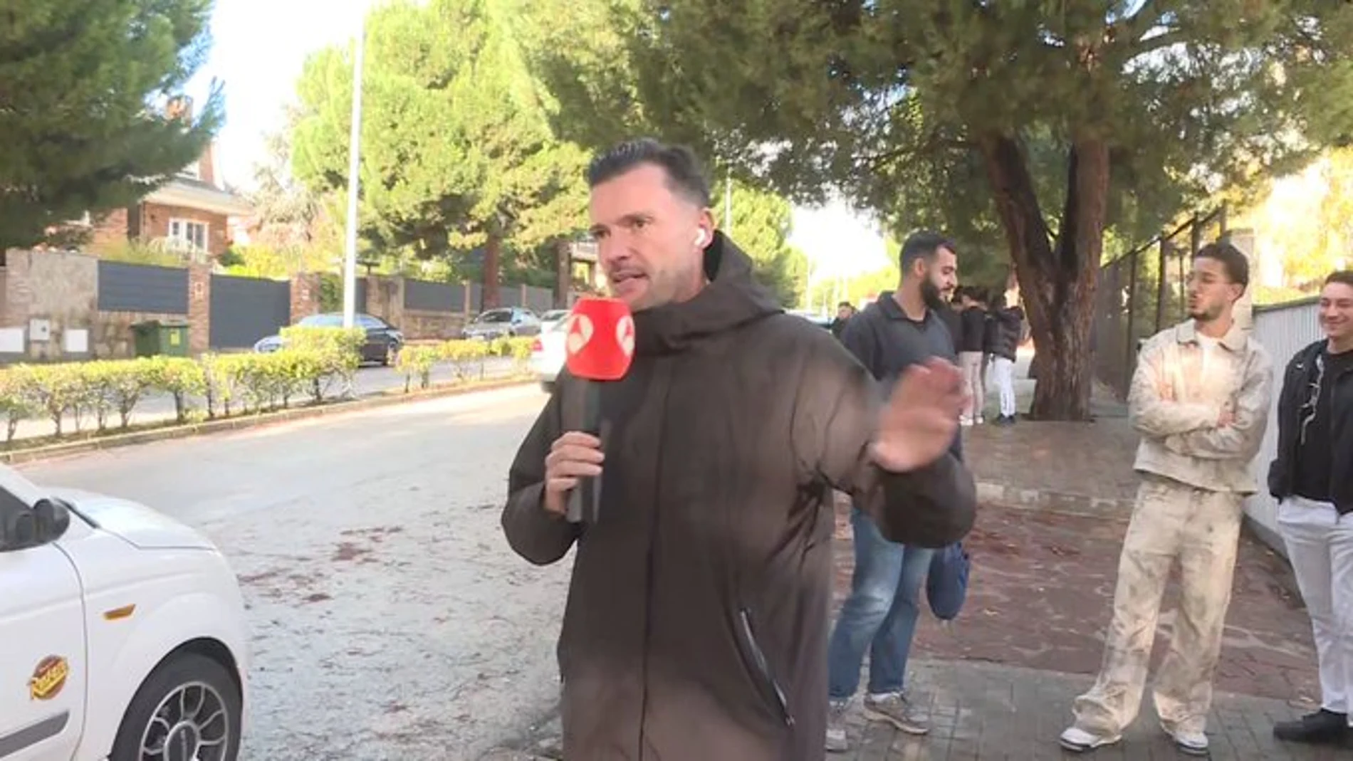 Javi Fuente durante el reportaje en 'Espejo Público'