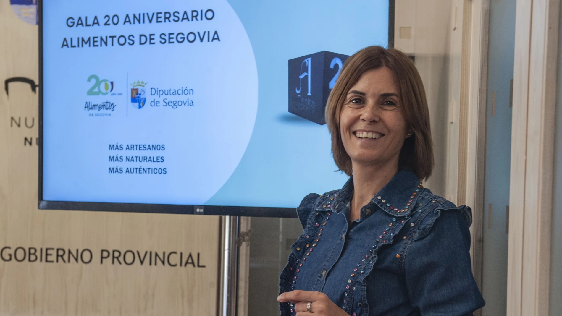 La diputada del Área de Promoción Provincial y Desarrollo Rural Sostenible, Magdalena Rodríguez, presenta la gala