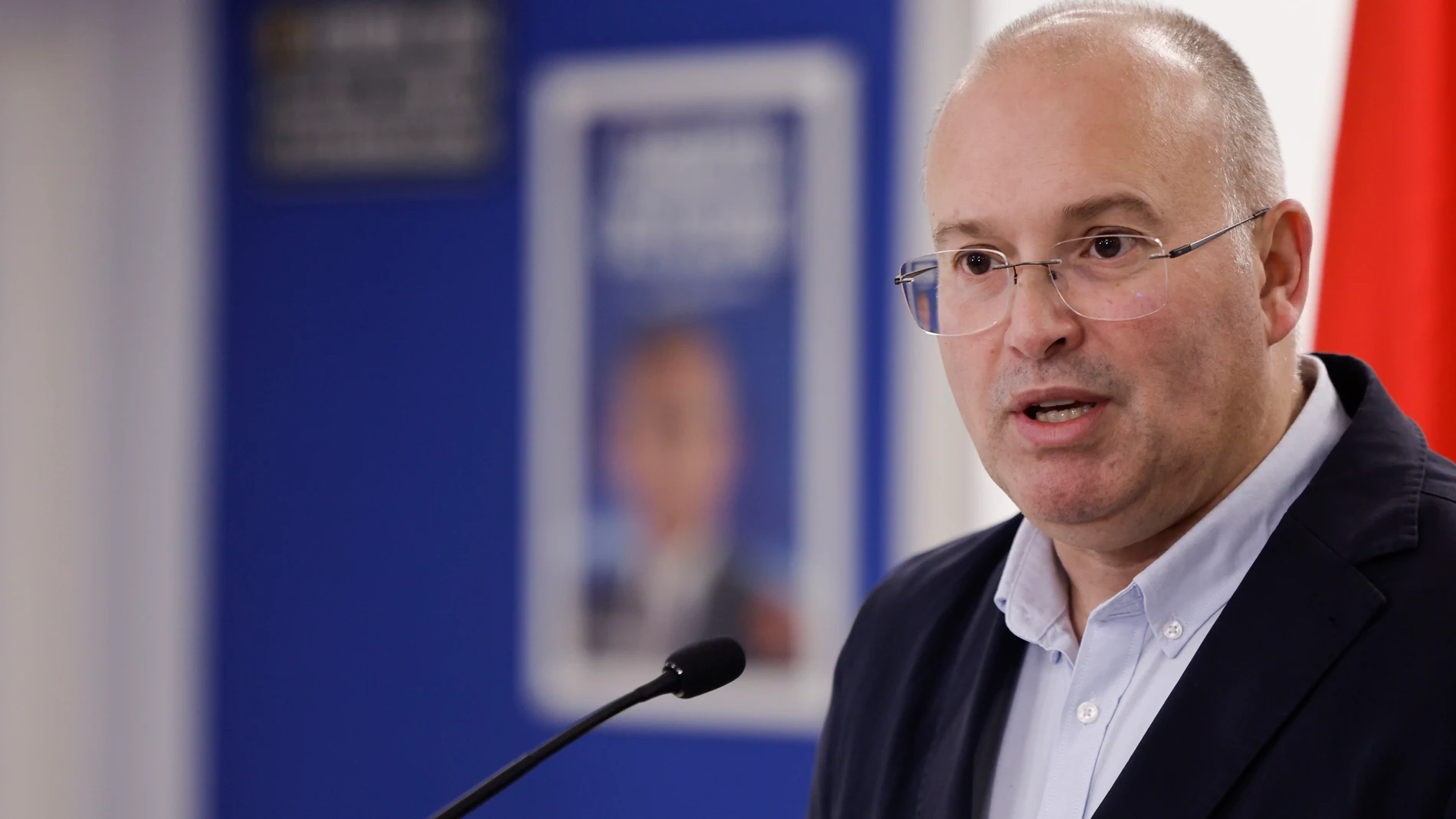 ALCORCÓN (MADRID), 14/11/2025.- El secretario general del PP, Miguel Tellado, durante la rueda de prensa que ha ofrecido este viernes en Alcorcón (Madrid). EFE/ Sergio Pérez