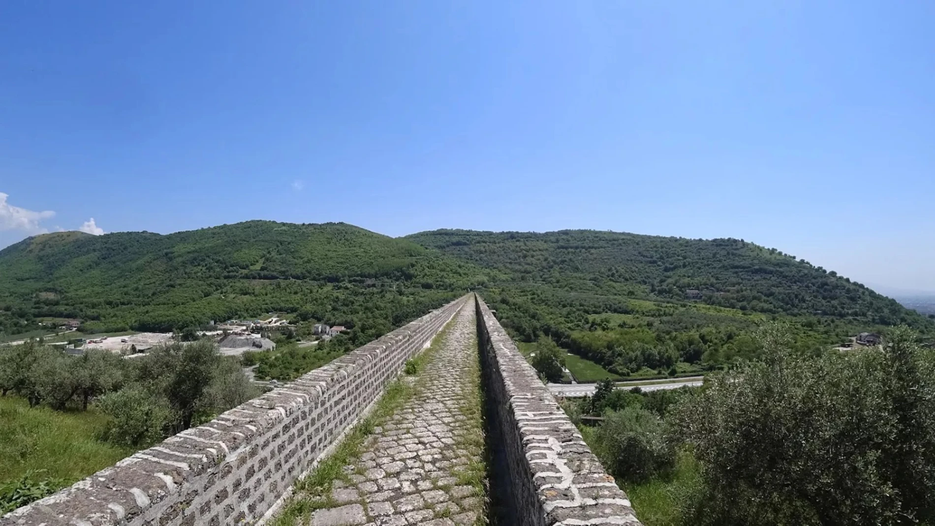 Este acueducto fue el puente más largo de Europa y sigue en pie 300 años después