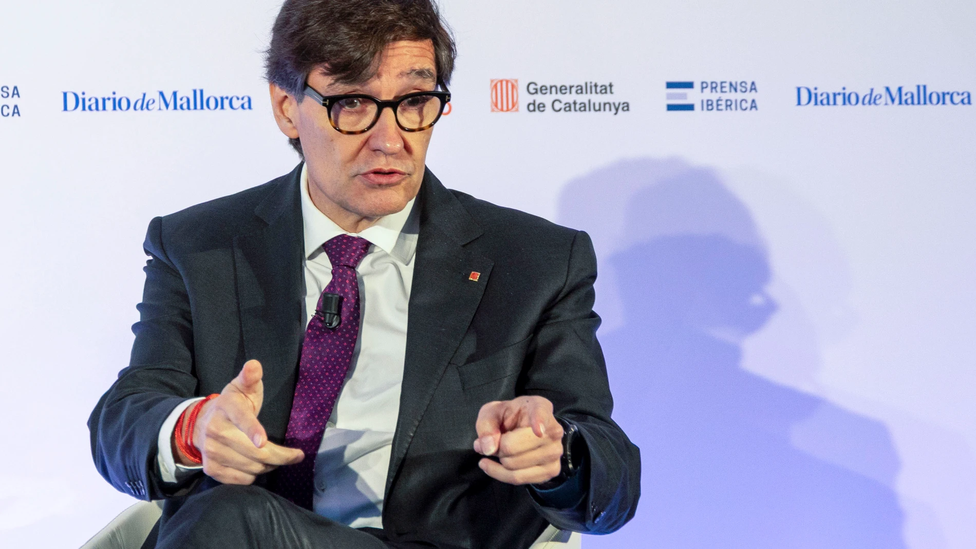 PALMA DE MALLORCA (ESPAÑA), 14/11/2025.- El presidente de la Generalitat, Salvador Illa durante un desayuno informativo este viernes en Palma de Mallorca. EFE/ Cati Cladera