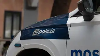 Un vehículo de los Mossos, en Barcelona Un vehículo de los Mossos, en Barcelona