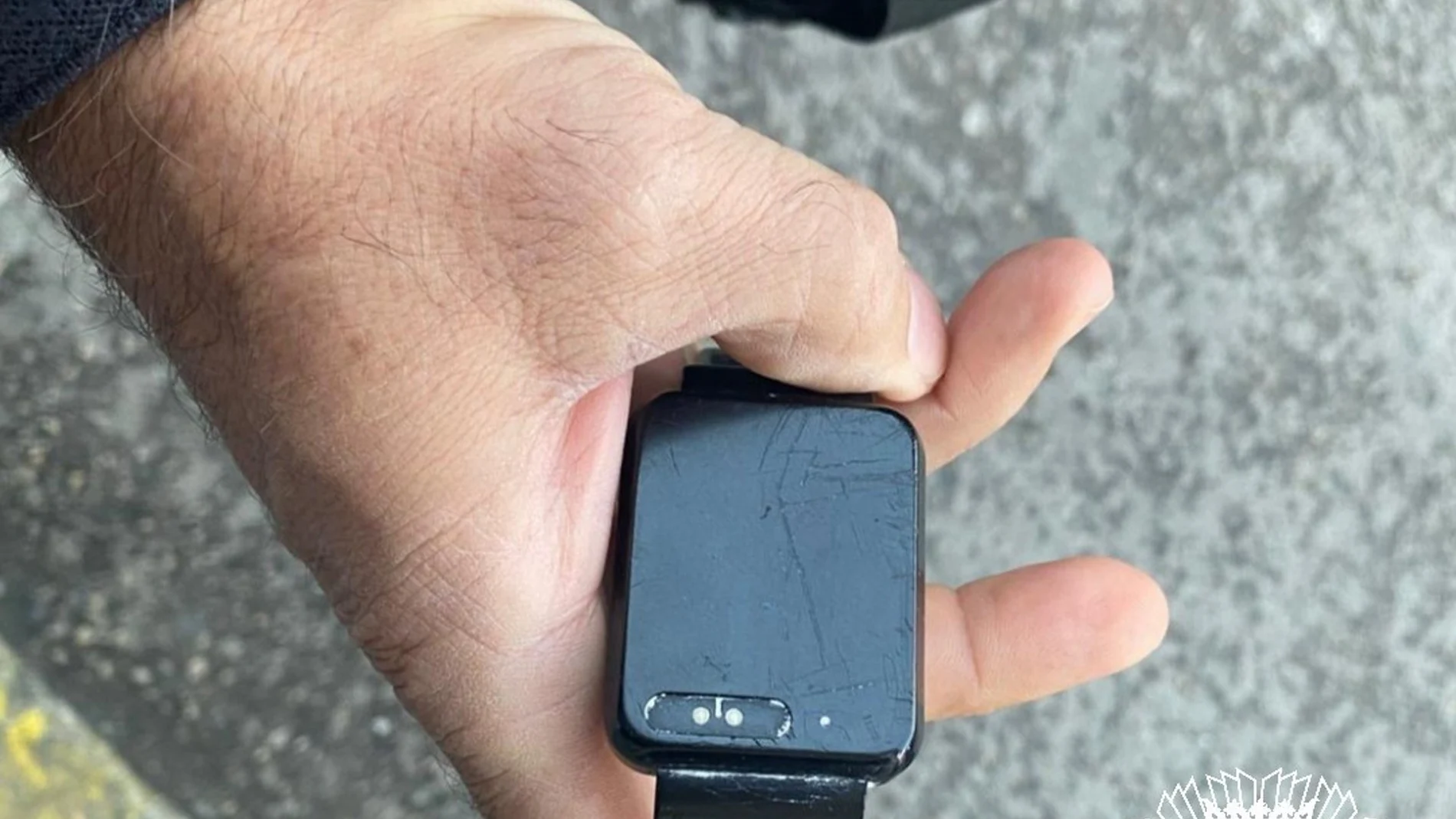 Una pulsera antimaltrato