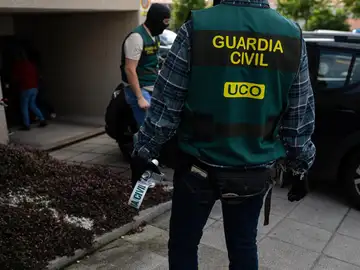 La UCO se persona en varias sedes de Acciona por una pieza separada del 'caso Koldo' La UCO se persona en varias sedes de Acciona por una pieza separada del 'caso Koldo'