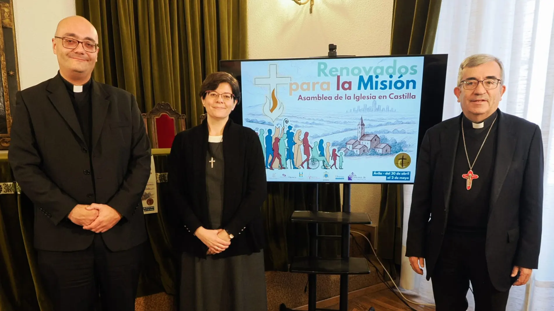 Monseñor Luis Argüello, el vicario de Pastoral de la Diócesis de Ávila, Jorge Zazo, y la religiosa María del Mar Gómez Mañas, Misionera Oblata de María Inmaculada (OMI)