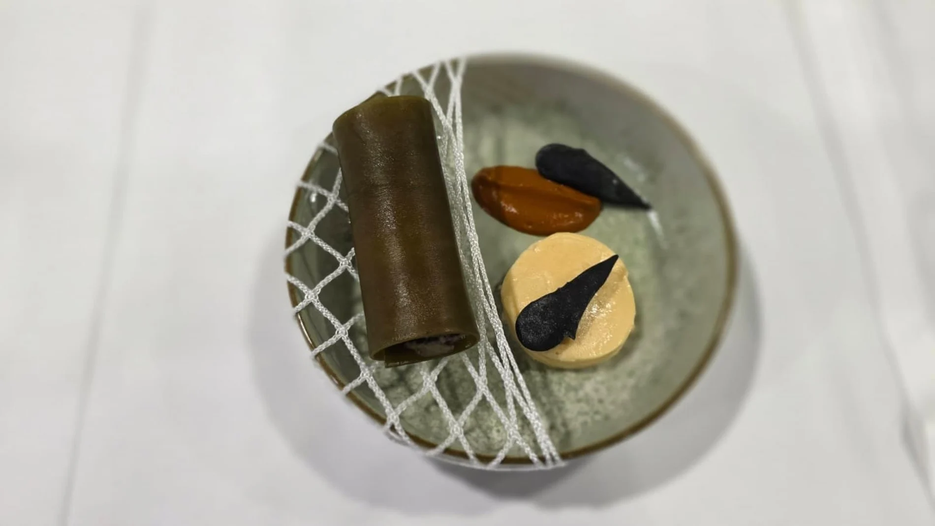 MURCIA.-Salvador Martínez y su dorada con salsa de caldero negro ganan el CreaMurcia de Gastronomía