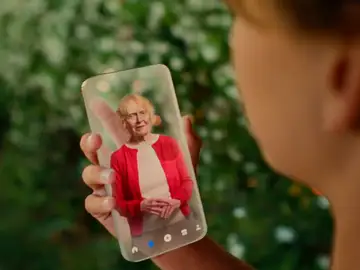 Para muchos se trata de la comercialización del duelo Inteligencia artificial