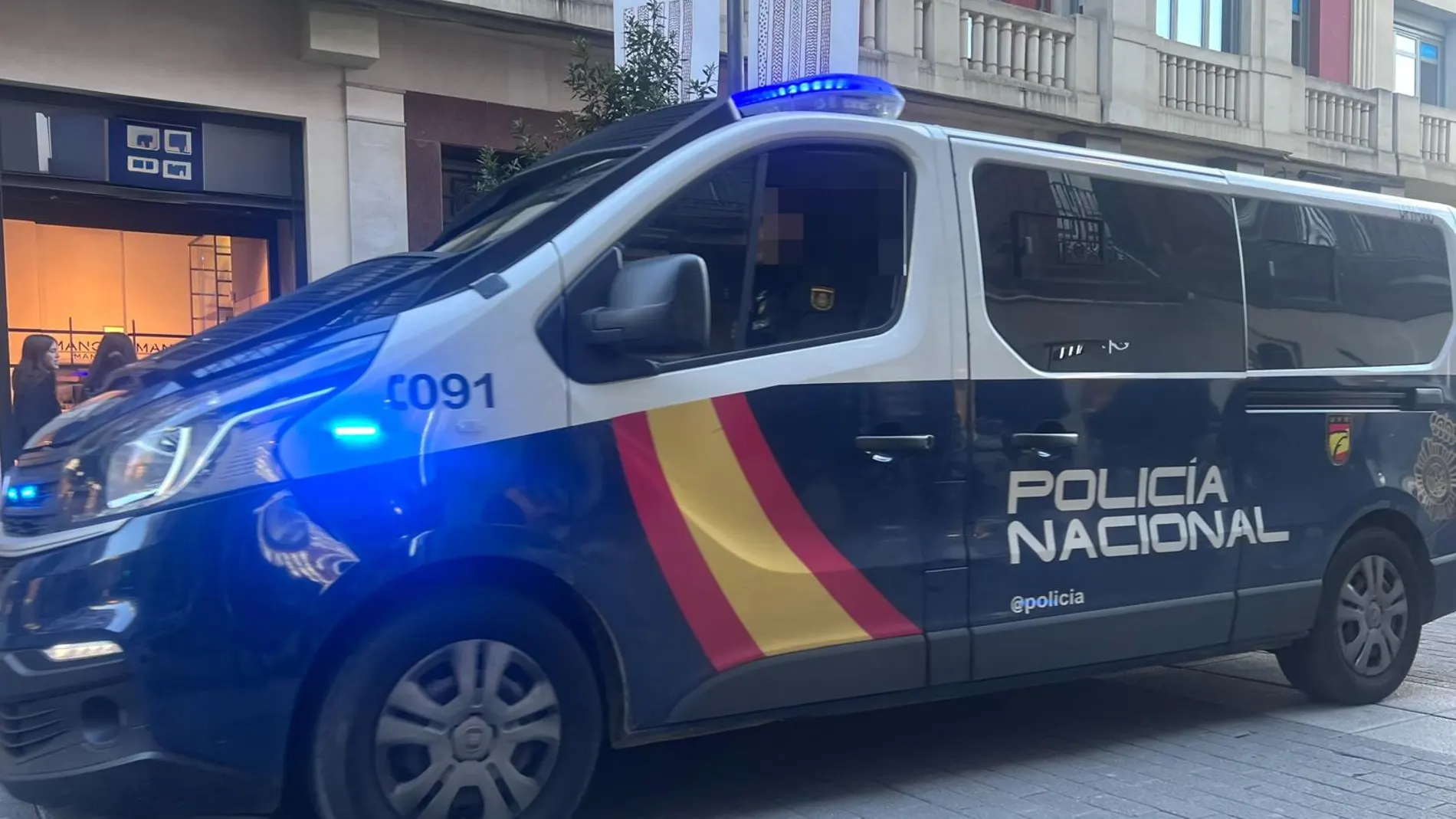 Furgón de la Policía Nacional donde se trasladó al detenido en Valladolid