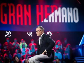 Jorge Javier Vázquez, serio en el plató de 'Gran Hermano 20' en una gala marcada por la incertidumbre Jorge Javier Vázquez, serio en el plató de 'Gran Hermano 20' en una gala marcada por la incertidumbre