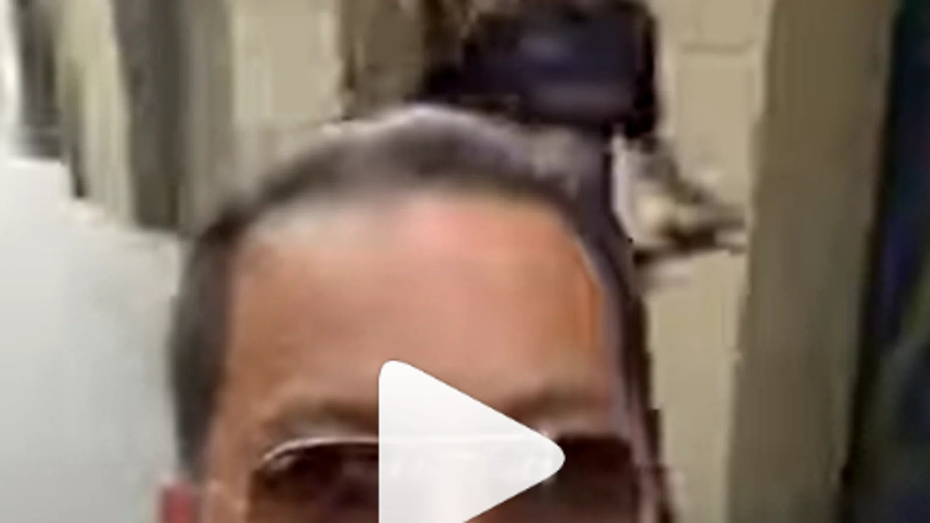 Vídeo: brutal intento de robo, en primer plano, en Barcelona