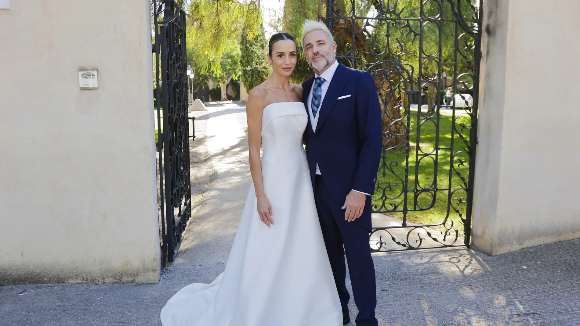 Noemí y Santiago Cañizares se dan el sí quiero.