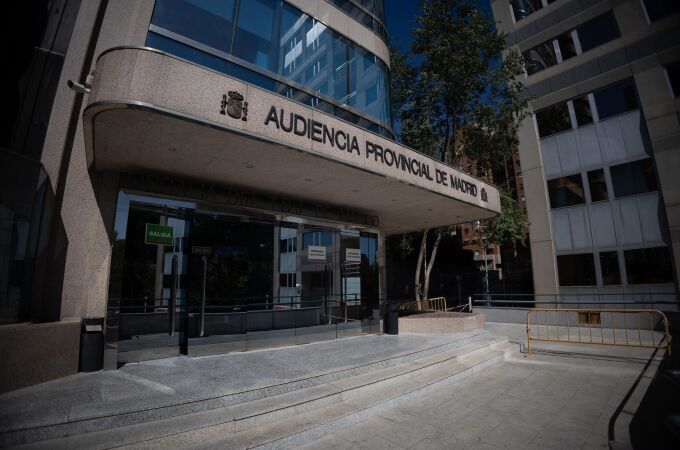 MADRID.-Condenado a seis años de prisión por una brutal agresión a su pareja en un hotel de Madrid