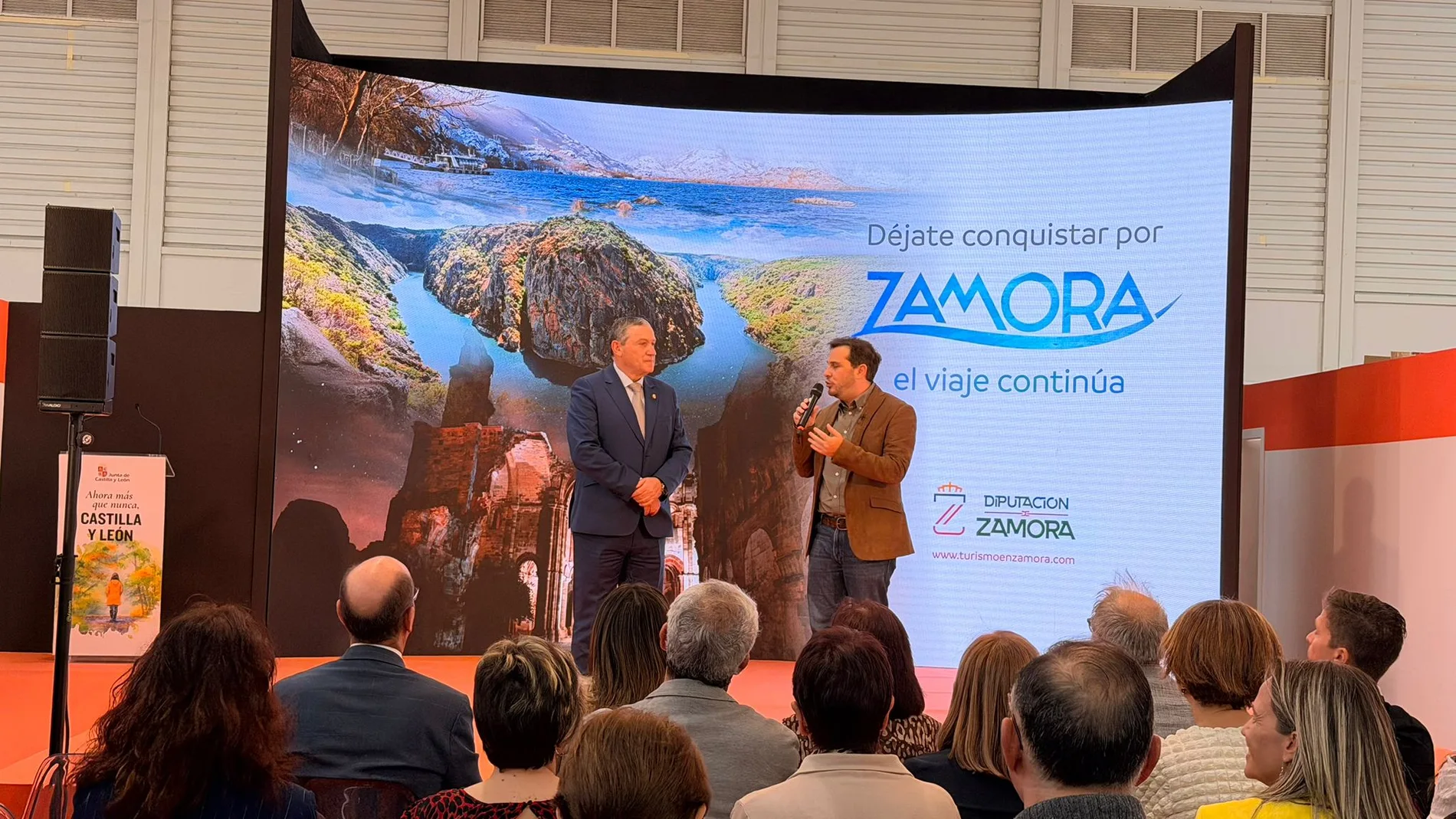 Javier Faúndez y Víctor López de Parte durante la presentación