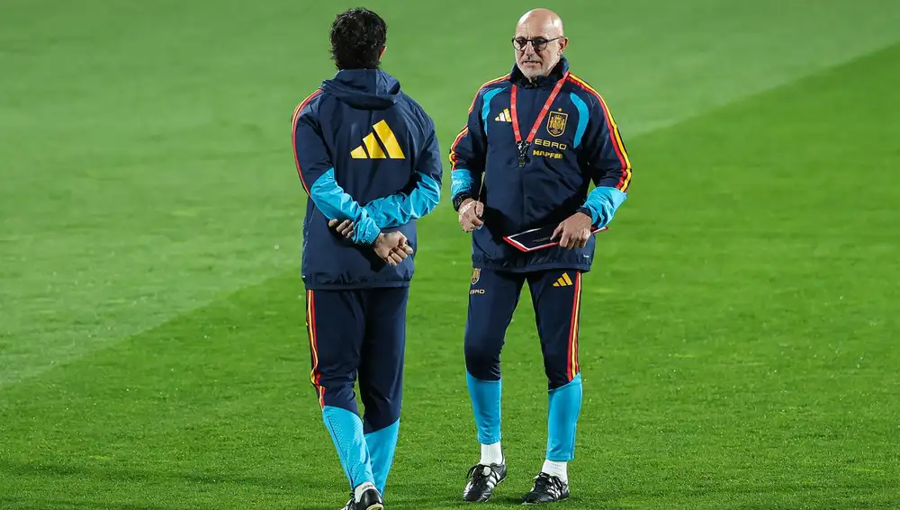 Fútbol/Selección.- Luis de la Fuente construye una España con fondo de armario que tiene a mano el récord de Italia