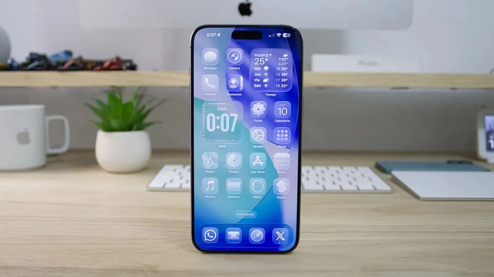 iPhone 16 de Apple sobre una mesa