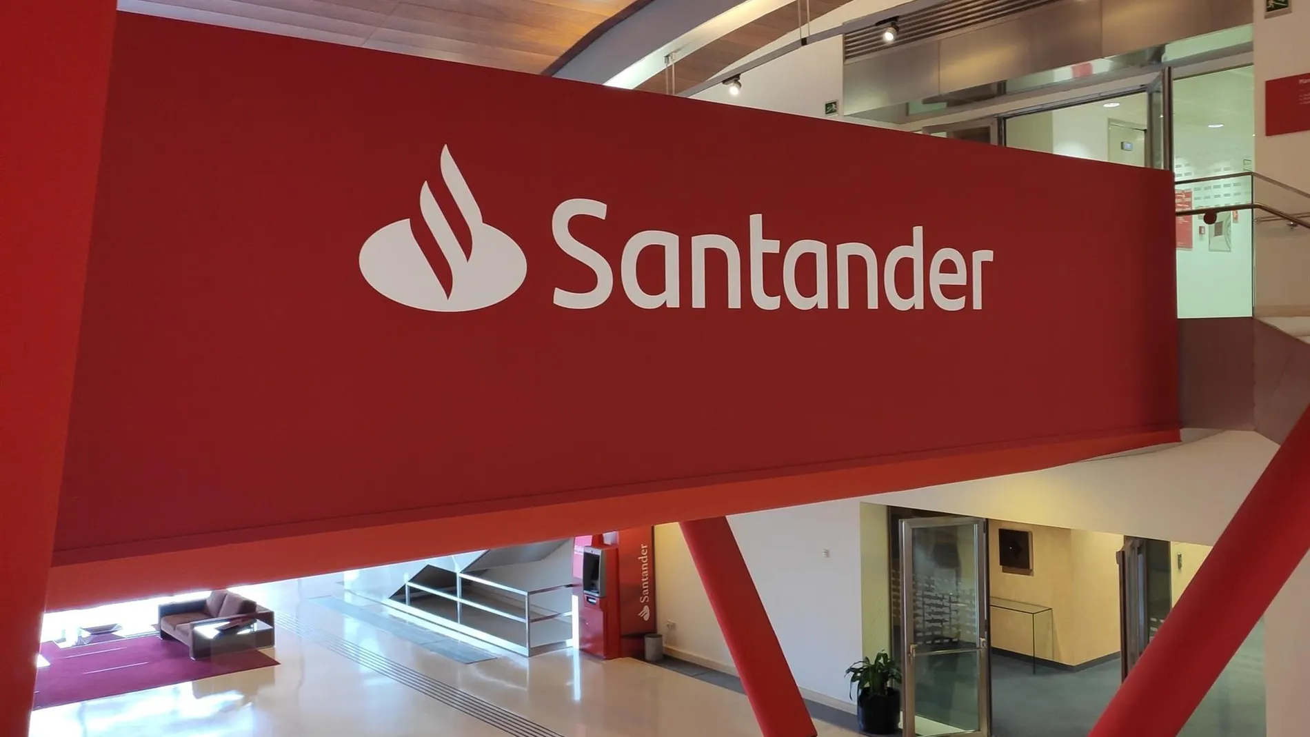 Economía/Finanzas.- Banco Santander anuncia la amortización de un 'CoCo' de 1.033 millones de euros emitido en 2020