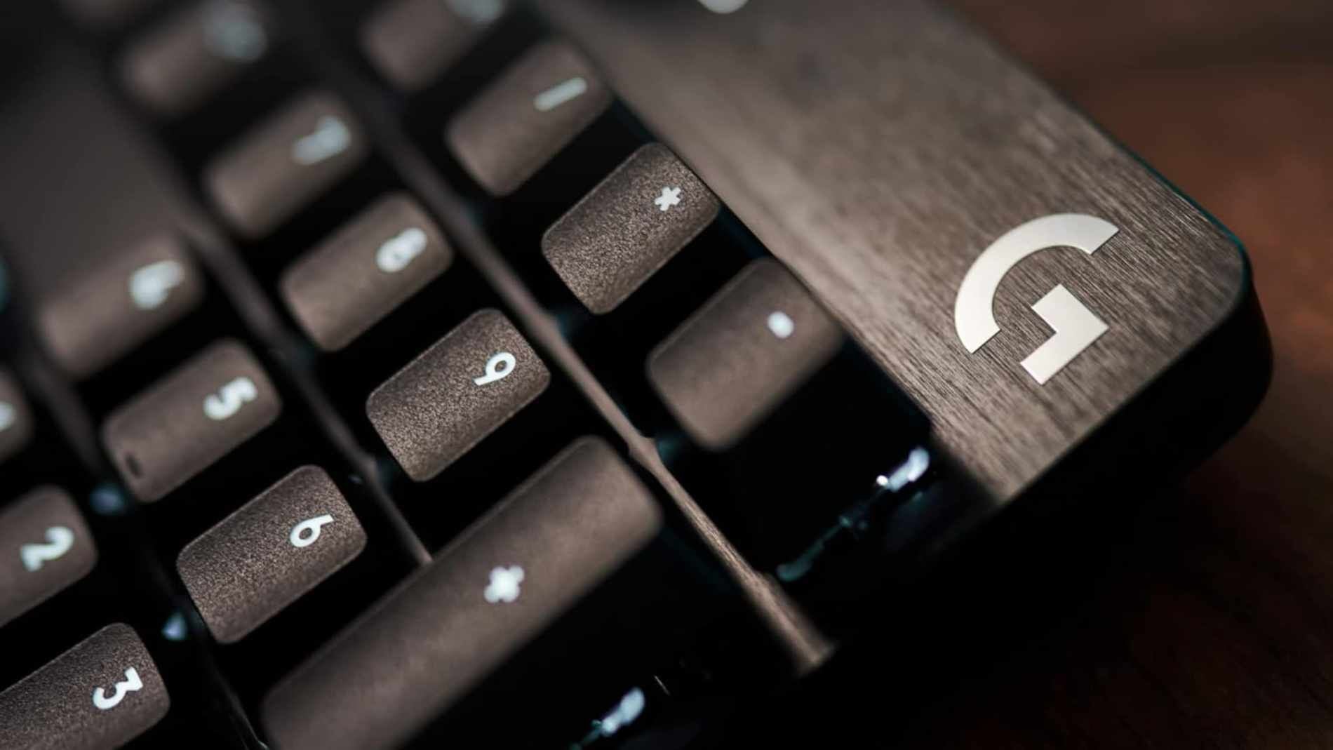 Ya sea para jugar o trabajar, este teclado mecánico Logitech es una ...