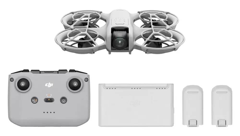 El pack Fly More Combo de este dron DJI Neo incluye un mando, baterías y estación de carga
