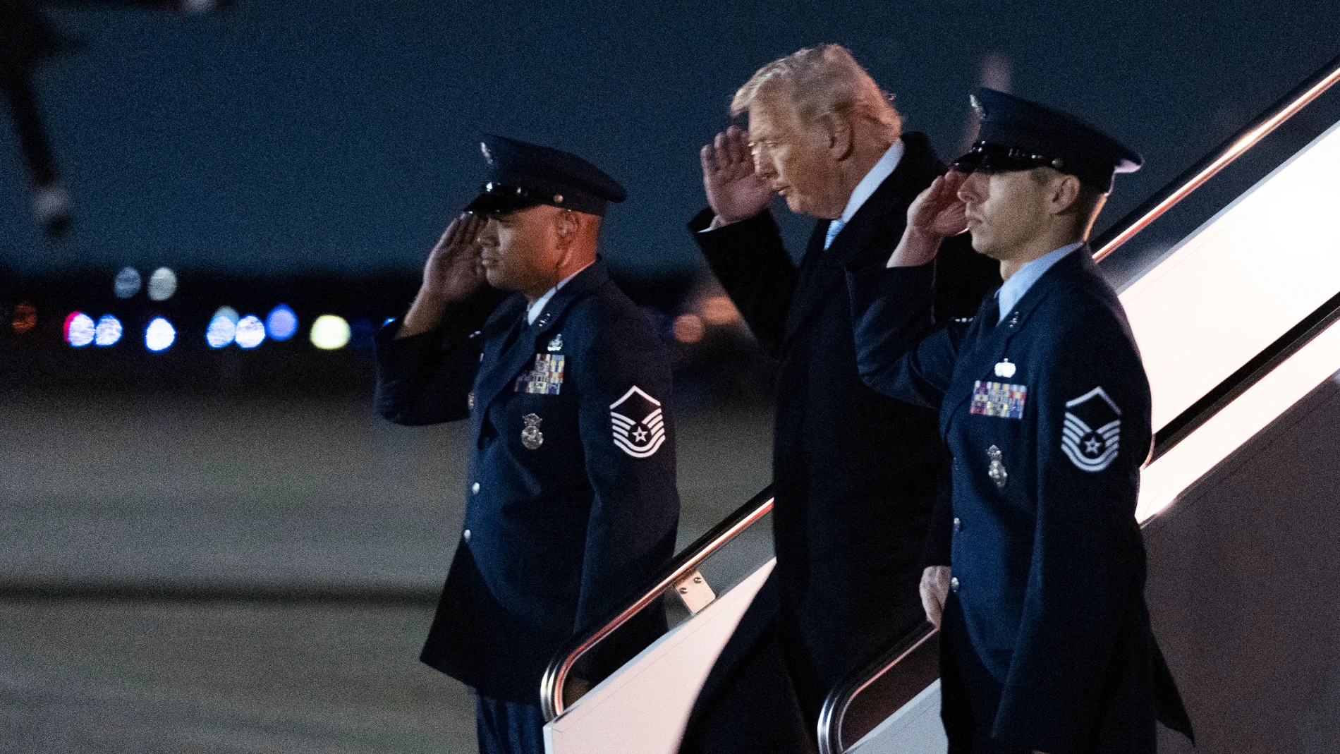 President Donald Trump arrives at Joint Base Andrews, Md., on Air Force One, Sunday, Nov. 16, 2025, from a weekend trip to his Mar-a-Lago estate in Palm Beach, Fla. (AP Photo/Manuel Balce Ceneta)