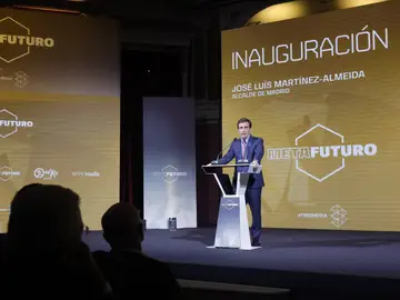 Almeida elogia el papel del rey Juan Carlos en la Transición: "Nos trajo la democracia" Almeida elogia el papel del rey Juan Carlos en la Transición: "Nos trajo la democracia"