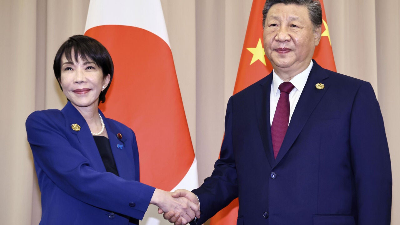 中国政府との外交上の嵐のさなか、日本は中国国民に警告