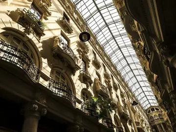 Los pueblos y ciudades españoles presentan una importante cultura, historia o gastronomía, así como destaca su seguridad para ser el segundo país más visitado del mundo Los pueblos y ciudades españoles presentan una importante cultura, historia o gastronomía, así como destaca su seguridad para ser el segundo país más visitado del mundo