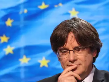 Puigdemont pide al TC que suspenda de forma cautelar su orden de detención Puigdemont pide al TC que suspenda de forma cautelar su orden de detención