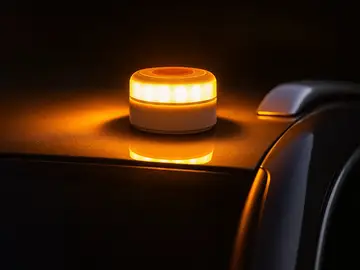 La baliza V16 que será obligatoria y que, contra todo pronóstico, sigue siendo la más barata baliza V16