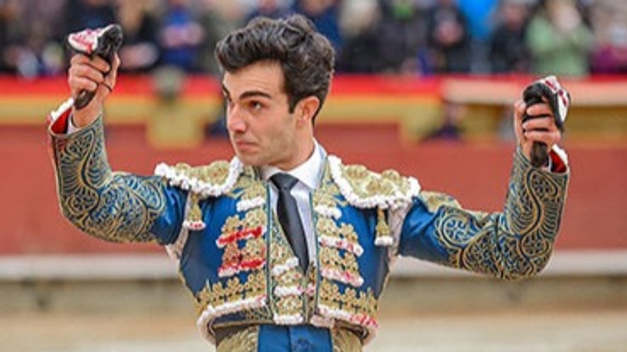 La Federación Taurina Valenciana premia a Rufo como triunfador de la ...