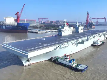 China pone a prueba su porta-drones de 40.000 toneladas: el gigantesco buque anfibio Tipo 076 realiza su viaje inaugural. China pone a prueba su porta-drones de 40.000 toneladas: el gigantesco buque anfibio Tipo 076 realiza su viaje inaugural.