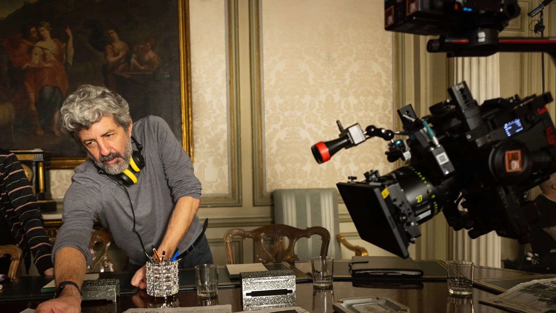 Alberto Rodríguez en una escena del rodaje de la serie