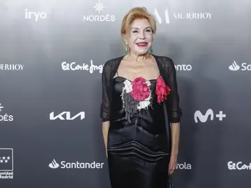 El look de Carmen Cervera. El look de Carmen Cervera.