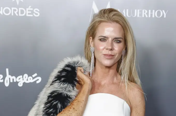 Amelia Bono rescata sus básicos infalibles y firma el look más versátil para cerrar noviembre Amelia Bono rescata sus básicos infalibles y firma el look más versátil para cerrar noviembre