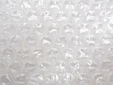 El sorprendente truco del papel de burbujas para aislar tu casa y conservar el calor El sorprendente truco del papel de burbujas para aislar tu casa y conservar el calor