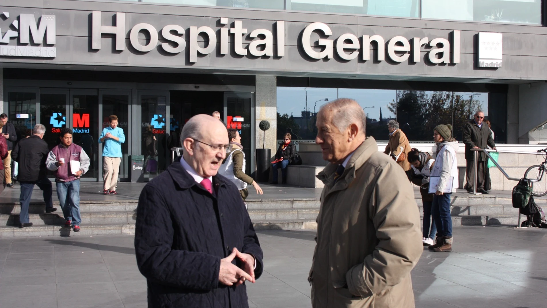 El periodista que dio la exclusiva de la muerte de Franco y el espía que la confirmó, en La Paz