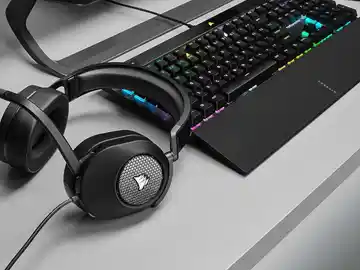 Los CORSAIR HS65 SURROUND pesan 282 gramos Los CORSAIR HS65 SURROUND pesan 282 gramos