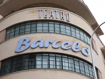 Suspenden temporalmente el precinto decretado por el Ayuntamiento de Madrid al Teatro Barceló por exceso de aforo Suspenden temporalmente el precinto decretado por el Ayuntamiento de Madrid al Teatro Barceló por exceso de aforo