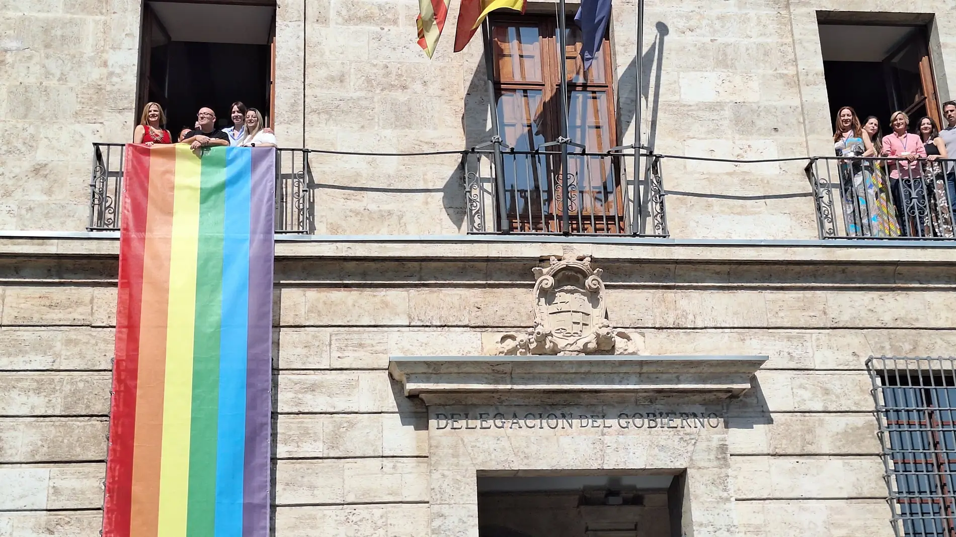 El Supremo avala la colocación de la bandera LGTBi en la fachada de la Delegación del Gobierno el Día del Orgullo