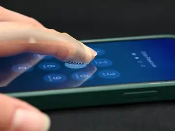 Como una tirita, pero para sentir al otro lado de la pantalla Robótica