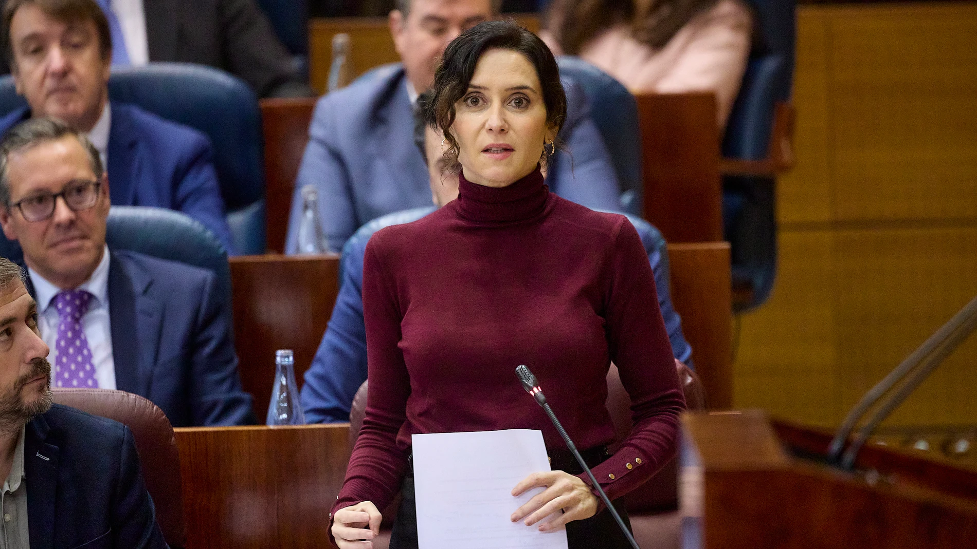 La presidenta de la Comunidad de Madrid, Isabel Díaz Ayuso, interviene durante un pleno de la Asamblea de Madrid, a 20 de noviembre de 2025, en Madrid (España) 20 NOVIEMBRE 2025;AYUSO;MADRID;ASAMBLEA Jesús Hellín / Europa Press 20/11/2025