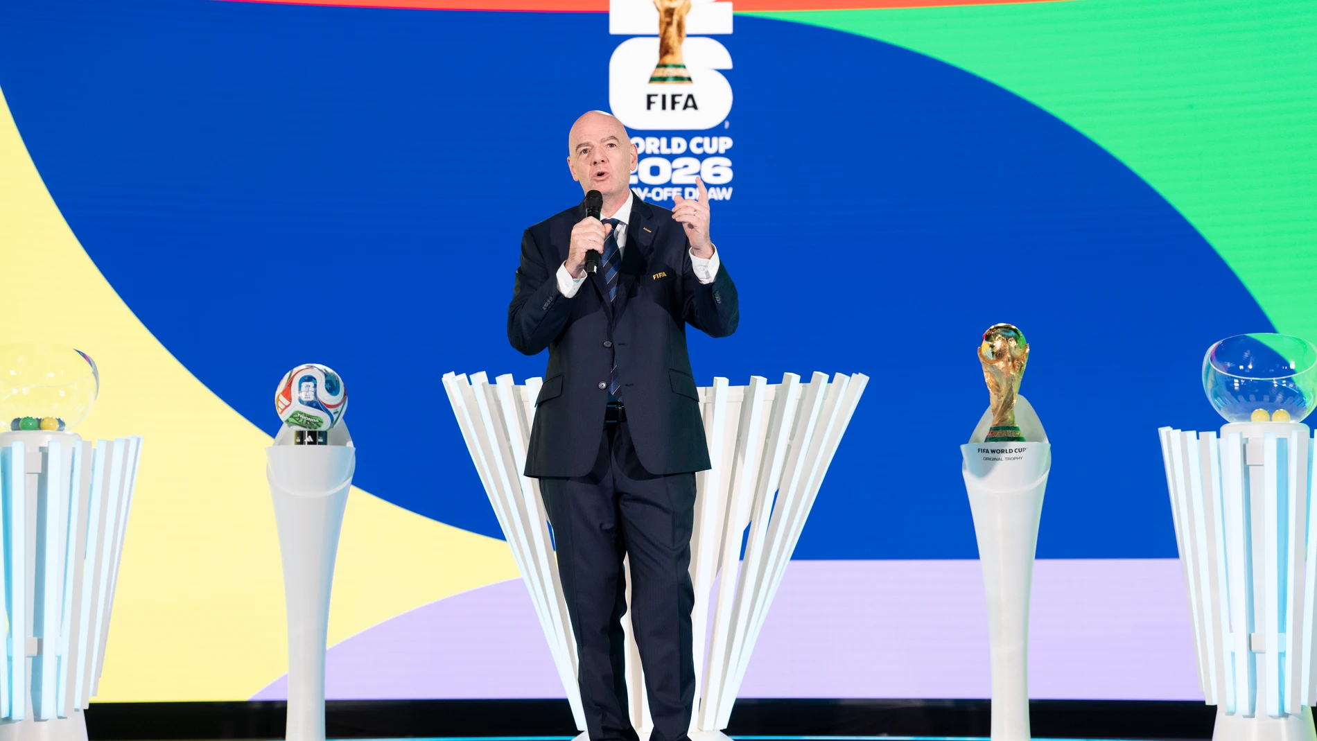 ZUERICH (Switzerland), 20/11/2025.- Gianni Infantino, FIFA president speaks during the FIFA World Cup 2026 play-offs draw at the Home of FIFA in Zurich, Switzerland, 20 November 2025. (Mundial de Fútbol, Suiza) EFE/EPA/CLAUDIO THOMA
