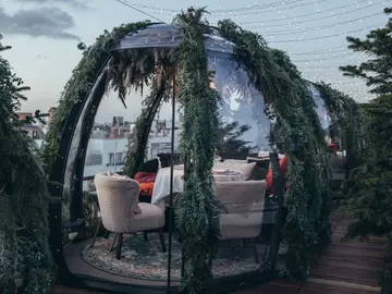 Cenar bajo las estrellas en pleno Madrid: el plan perfecto para dar la bienvenida a la Navidad Cenar bajo las estrellas en pleno Madrid: el plan perfecto para dar la bienvenida a la Navidad