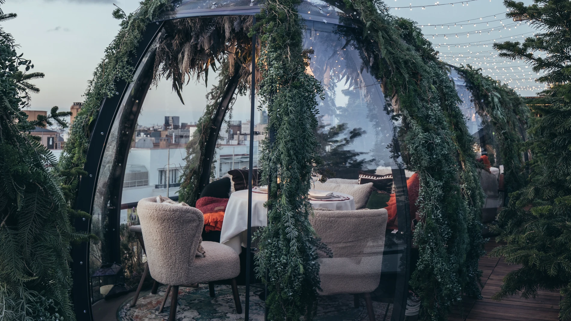 Cenar bajo las estrellas en pleno Madrid: el plan perfecto para dar la bienvenida a la Navidad