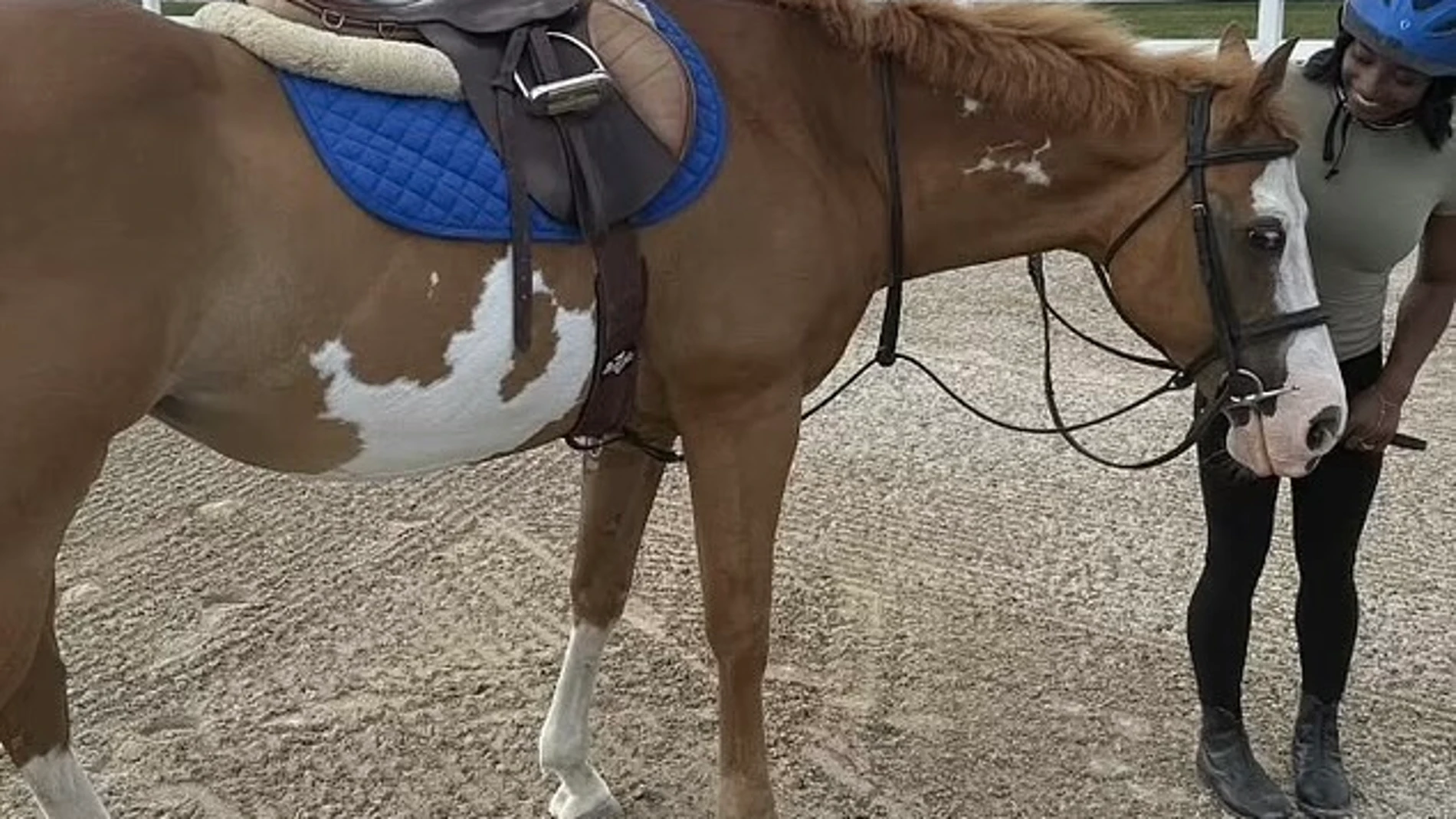 Simone Biles, con su yegua "Tilly"